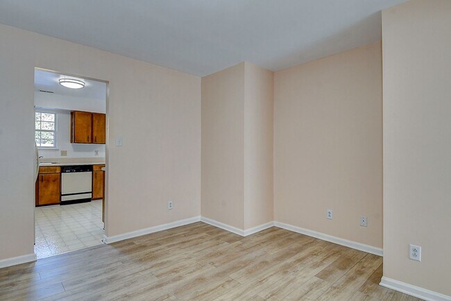 Building Photo - TOWNHOME FOR RENT - HAMPTON!