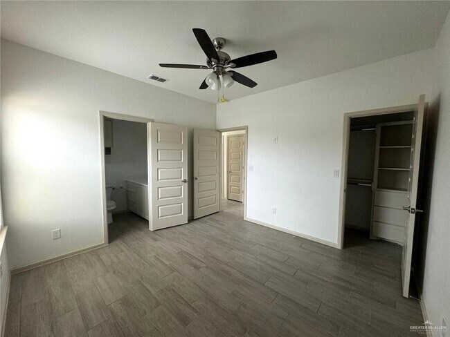 Building Photo - 10 N 58th St