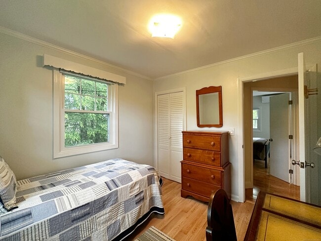 Building Photo - 18 Inglenook Dr