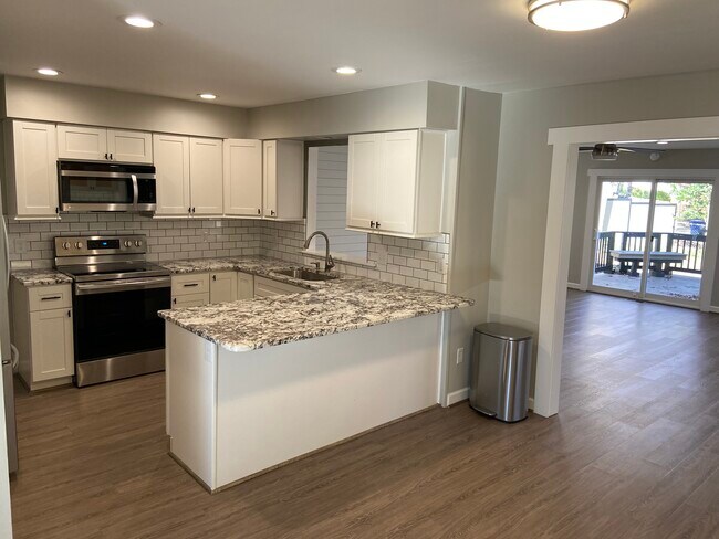 Building Photo - 1124 Theresa Ct