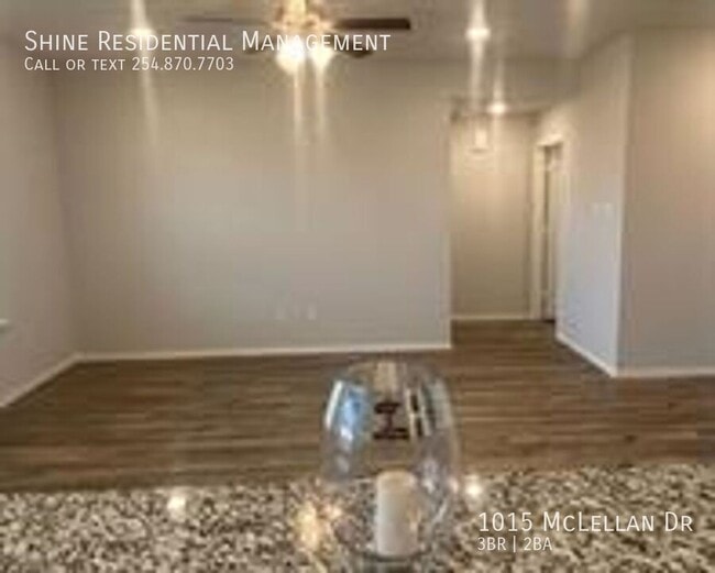 Building Photo - 1015 McLellan Dr