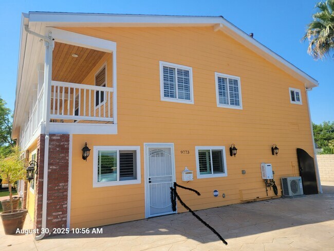 Primary Photo - 9773 Paso Robles Ave
