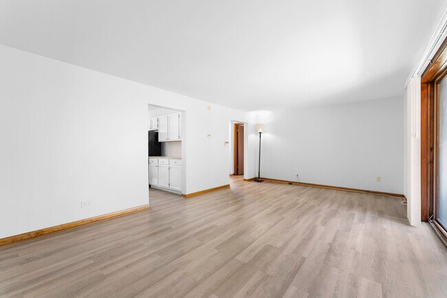 Building Photo - 3605 N Narragansett Ave