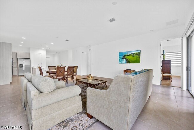 Building Photo - 5293 Marano Dr