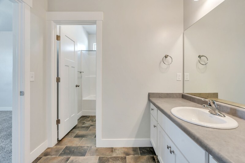 Building Photo - 1747 N Exchange Park Rd