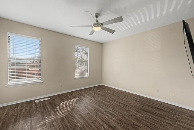 Building Photo - 298 W Mountain St