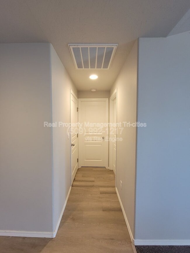 Building Photo - 6206 Maryhill Ln