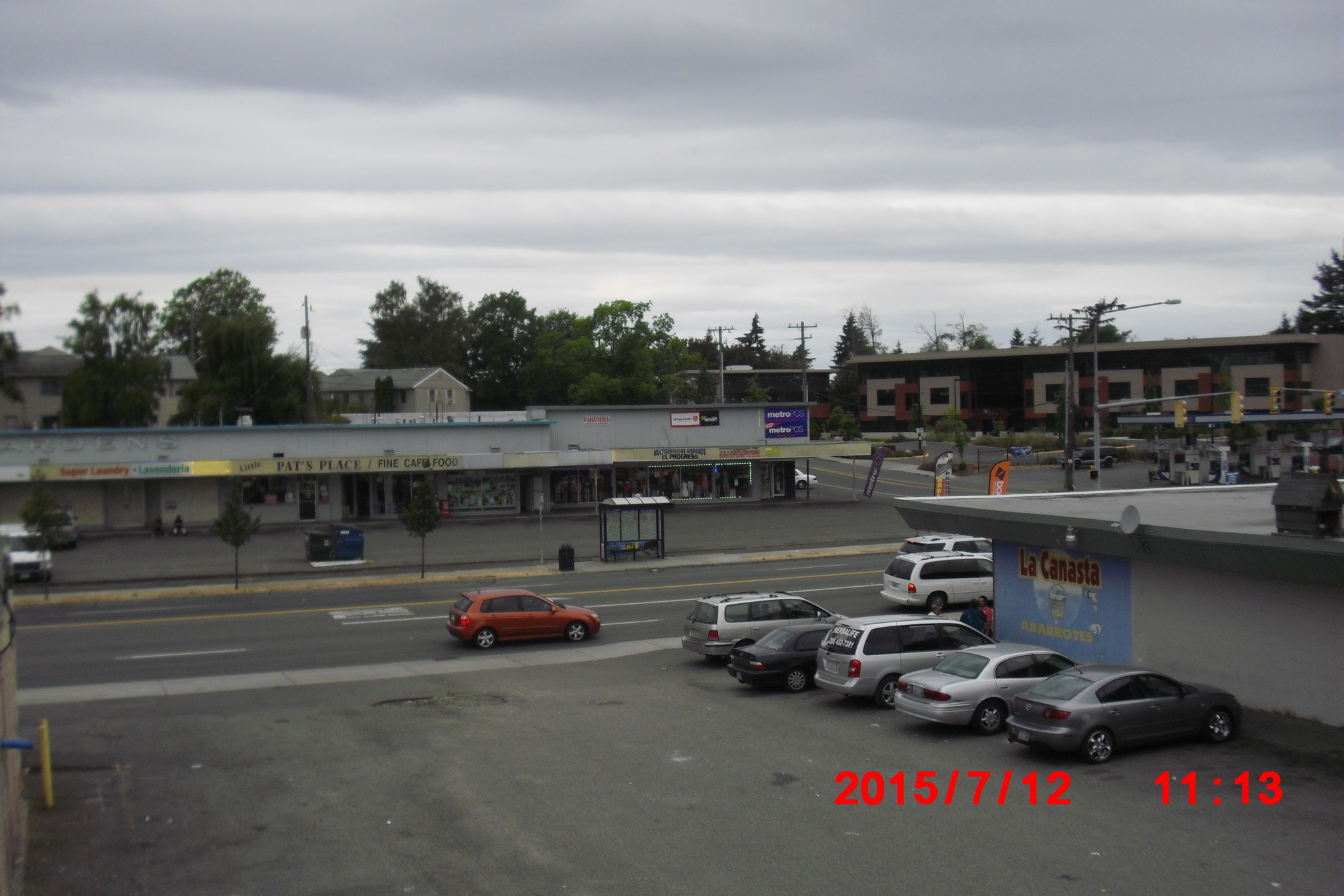 Shopping strip- Laundromat - 13610 Ambaum Blvd SW