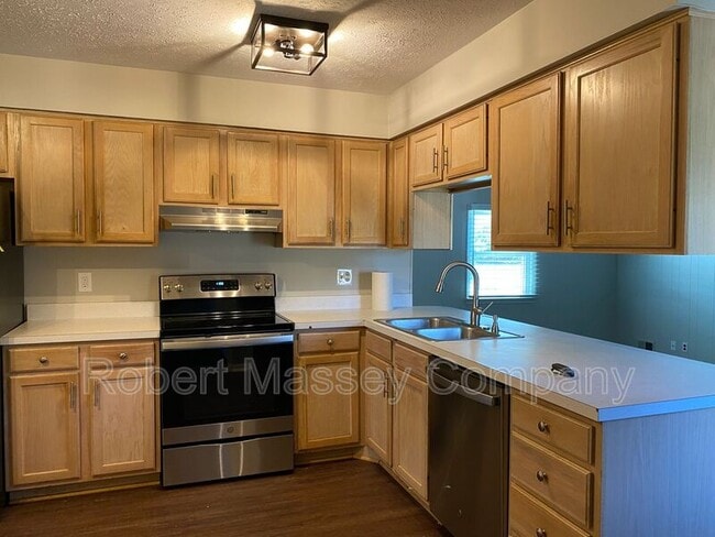 Building Photo - 6802 Penwern Ct
