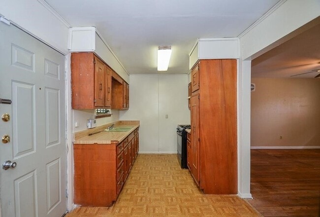 Building Photo - 5515 Flamingo Dr