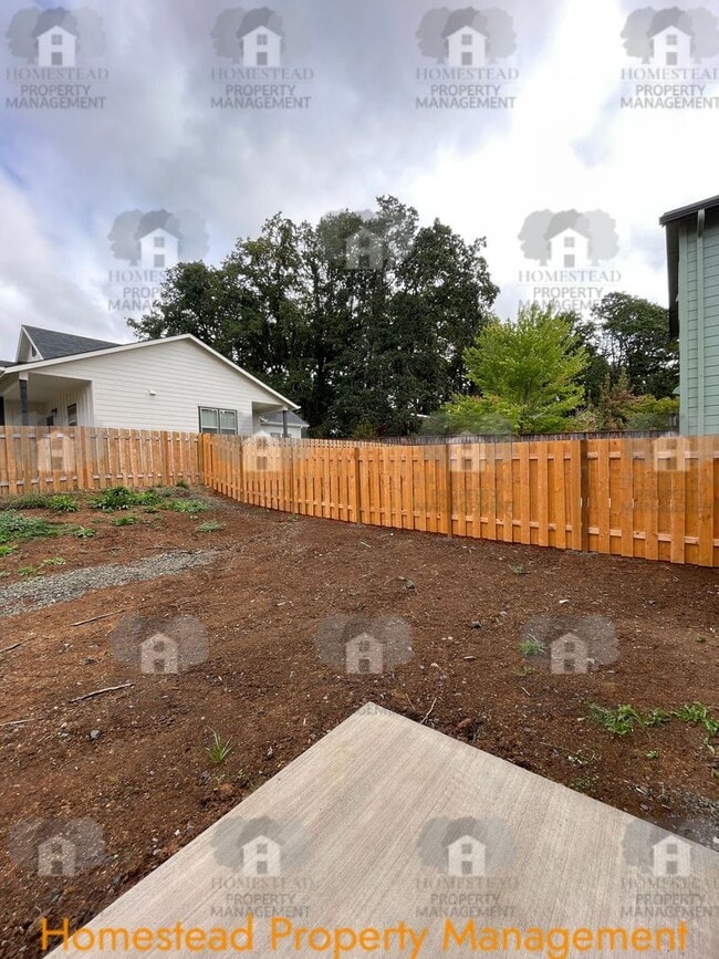 Building Photo - BEAUTIFUL HOME IN DALLAS!