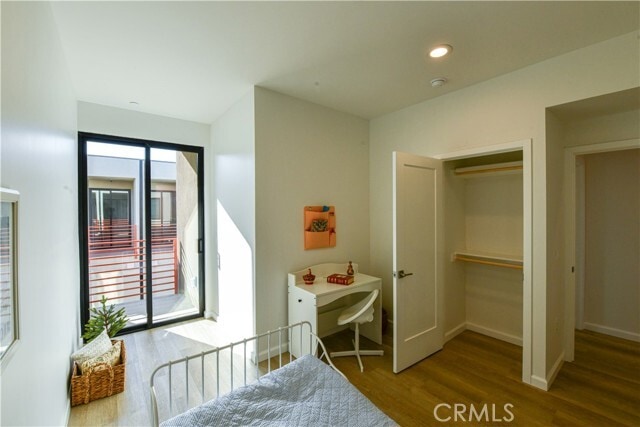 Building Photo - 15826 S Vermont Ave