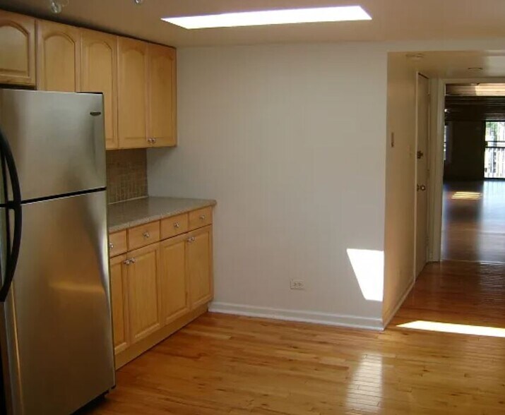 Building Photo - 2744 N Bosworth Ave