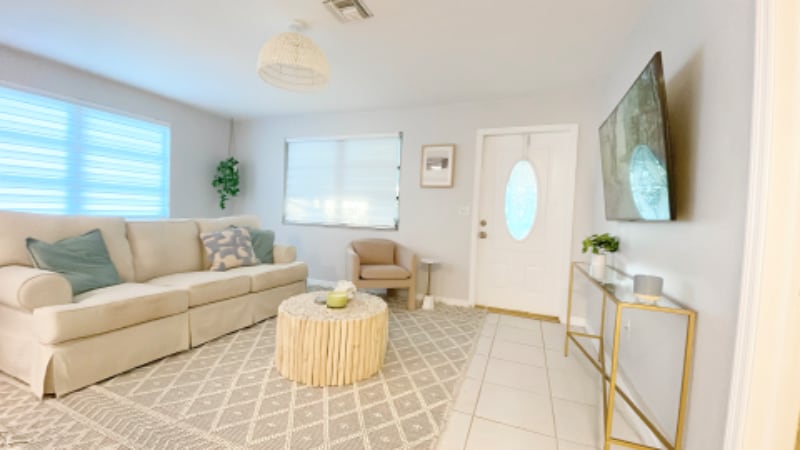 Building Photo - 2039 Monroe Ave