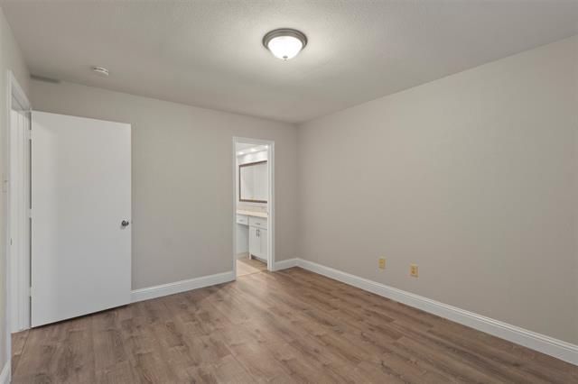 Building Photo - 2026 Towngate Dr