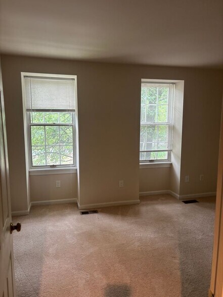 Building Photo - 3961 Conquest Ct