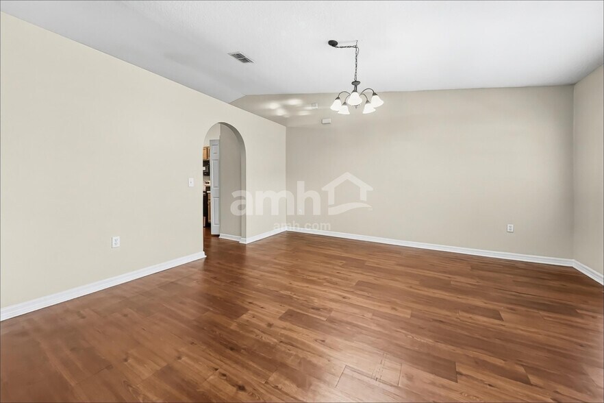 Building Photo - 97154 Yorkshire Dr