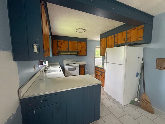 Building Photo - 313 Belmont Dr