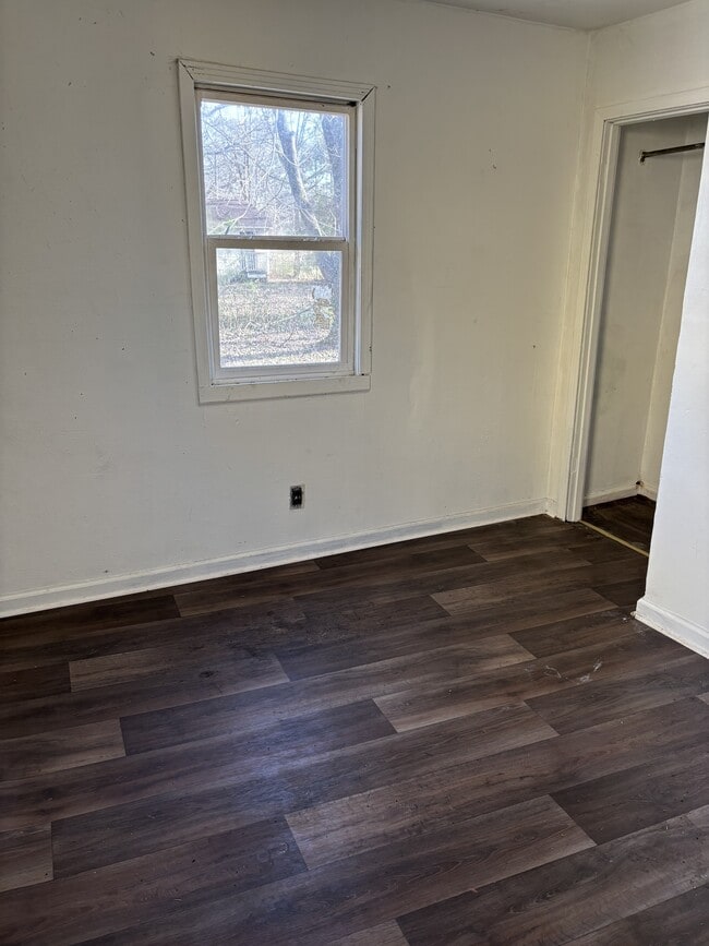 Building Photo - 1112 N 5th Ave