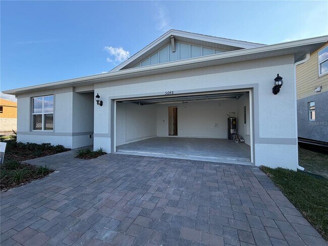 Building Photo - 5648 Flame Vine Wy