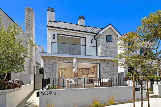 Building Photo - 509 Carnation Ave