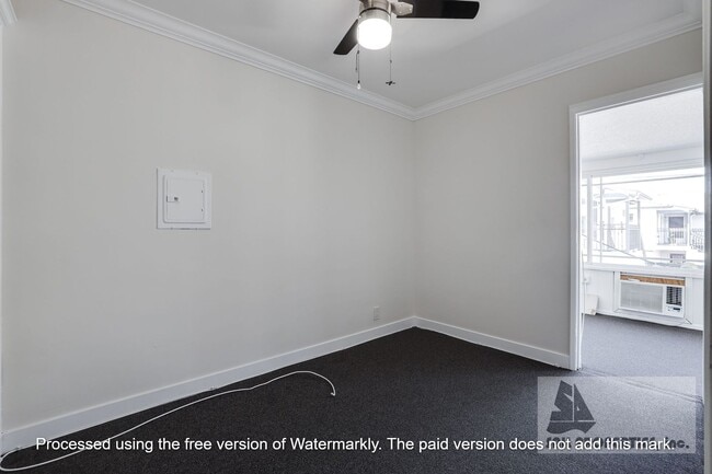 Building Photo - Gorgeous Remodeled Condo in Bixby Knolls