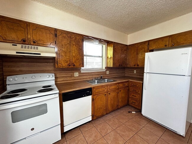 Building Photo - 3-Bedroom House for Rent in Copperas Cove