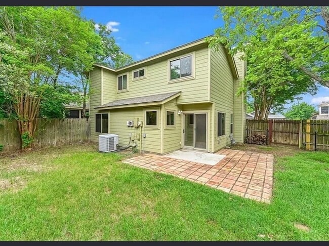 Building Photo - 12917 Meehan Dr