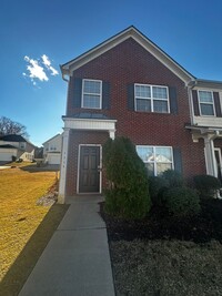 Building Photo - Spacious 3-bedroom, 2.5-bathroom End-unit townhome