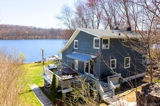 Building Photo - 451 E Main St