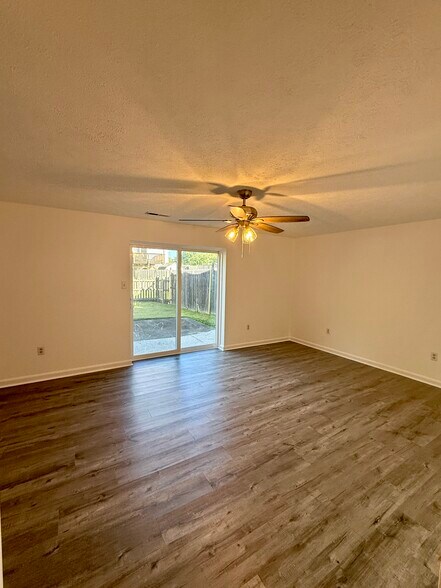 Building Photo - 1475 Mobley Ct