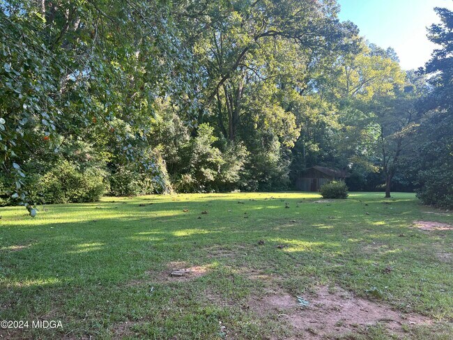 Building Photo - 110 Bragg St