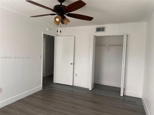 Building Photo - 7231 Miami Lakes Dr