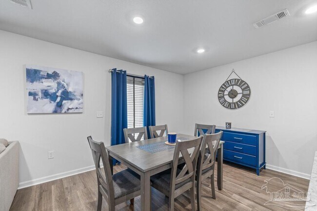 Building Photo - 5213 Peach Dr