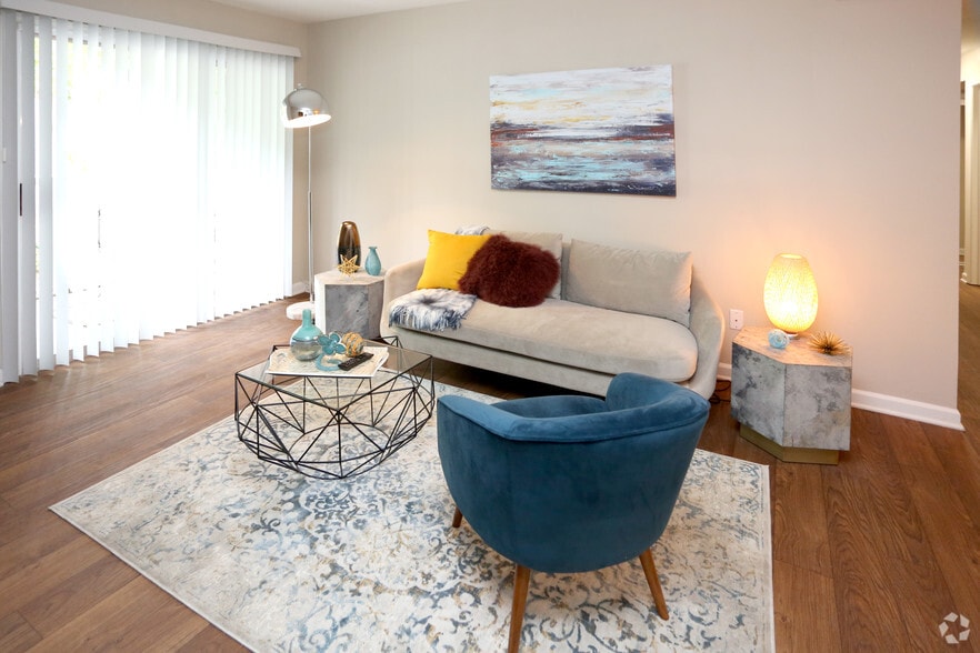 2BR, 1BA - 1,100 SF - Sedona Falls