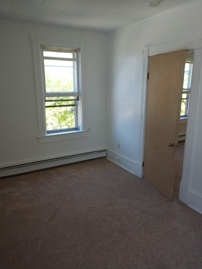 Building Photo - 4510 5th Ave