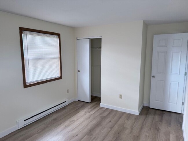 Building Photo - 3 Bedroom, Cortland
