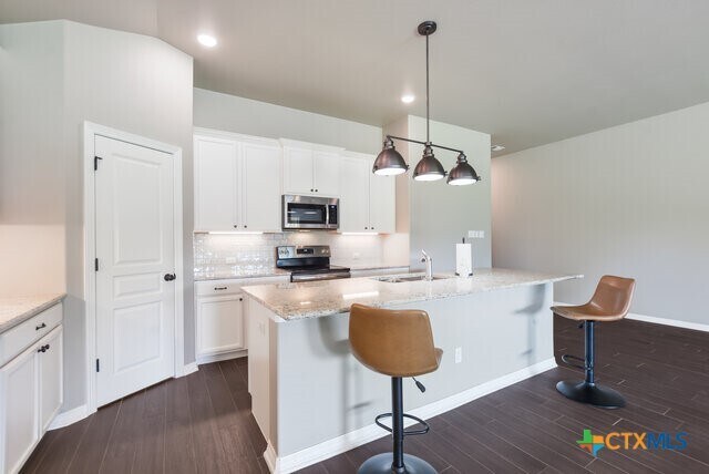Building Photo - 1802 Rustic Manor Dr
