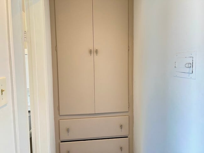 Extra Storage1 - 122 Elm Ave