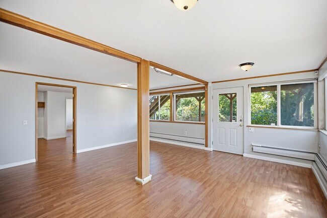 Building Photo - Spacious 4 Bed 2.5 Bath Home with Panoramic Views in Magnolia