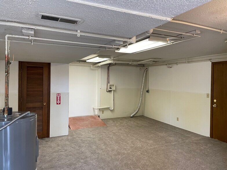 LOWER LEVEL - 807 W Mission Ave