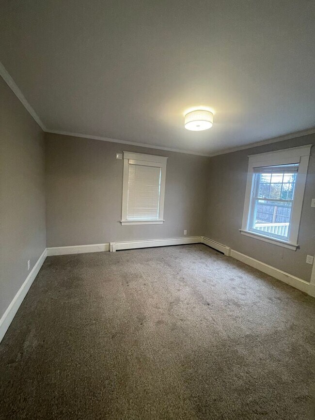 Building Photo - 3 Hanson Ridge Rd