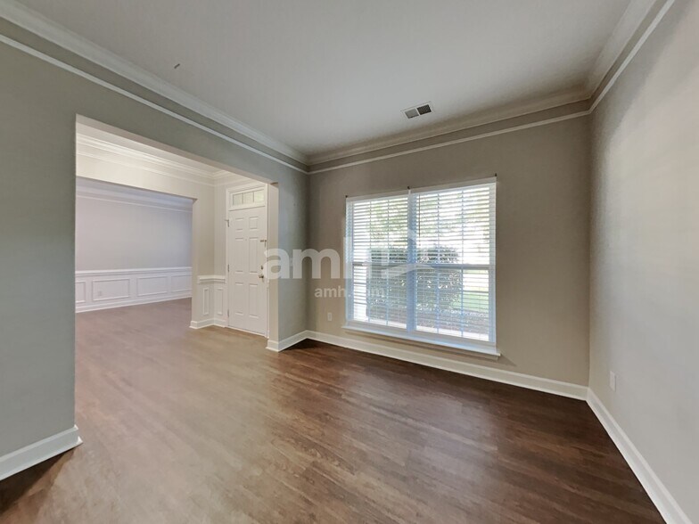 Building Photo - 111 Hawleyville Ln