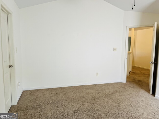 Building Photo - 369 Cliffhaven Cir