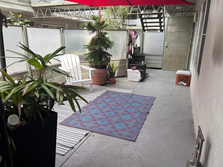 Building Photo - 800 N Eucalyptus Ave