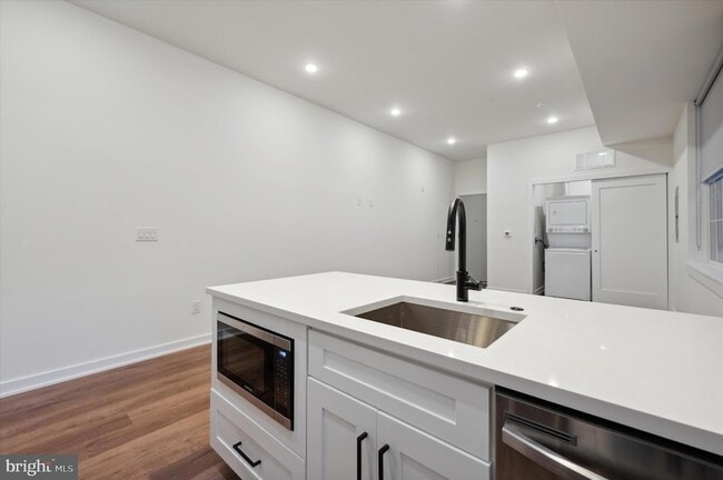 Building Photo - 2513 N Howard St