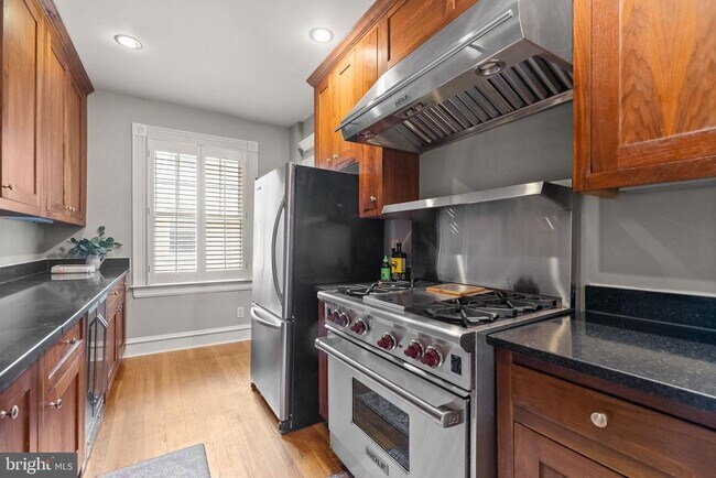 Building Photo - 5112 Connecticut Ave NW