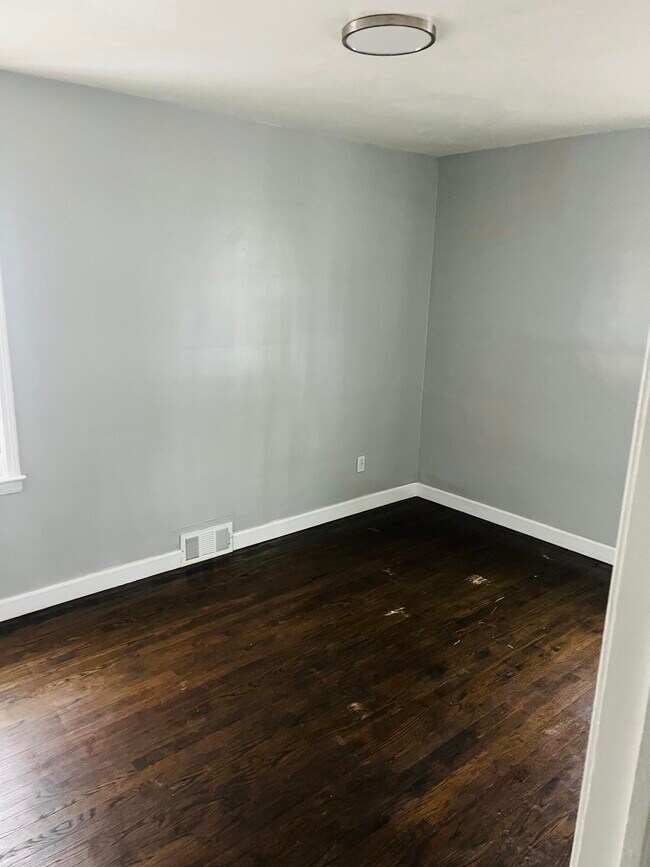 Building Photo - 14622 Frankfort St