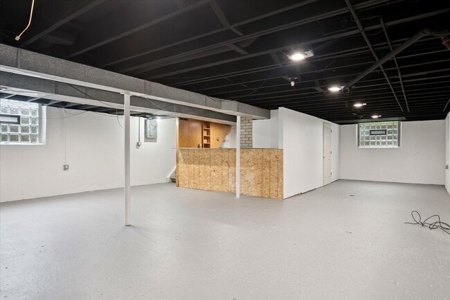 Building Photo - 29484 Spring Hill Dr