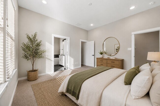 Building Photo - 8451 Berry Brush Ln